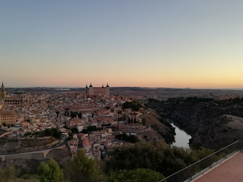 S様／美味しい物食べ歩き、歴史的建造物見学 美しい景色 8日間　<スペイン>